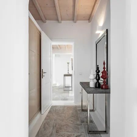 Diana Mykonos Agios Ioannis Diakoftis